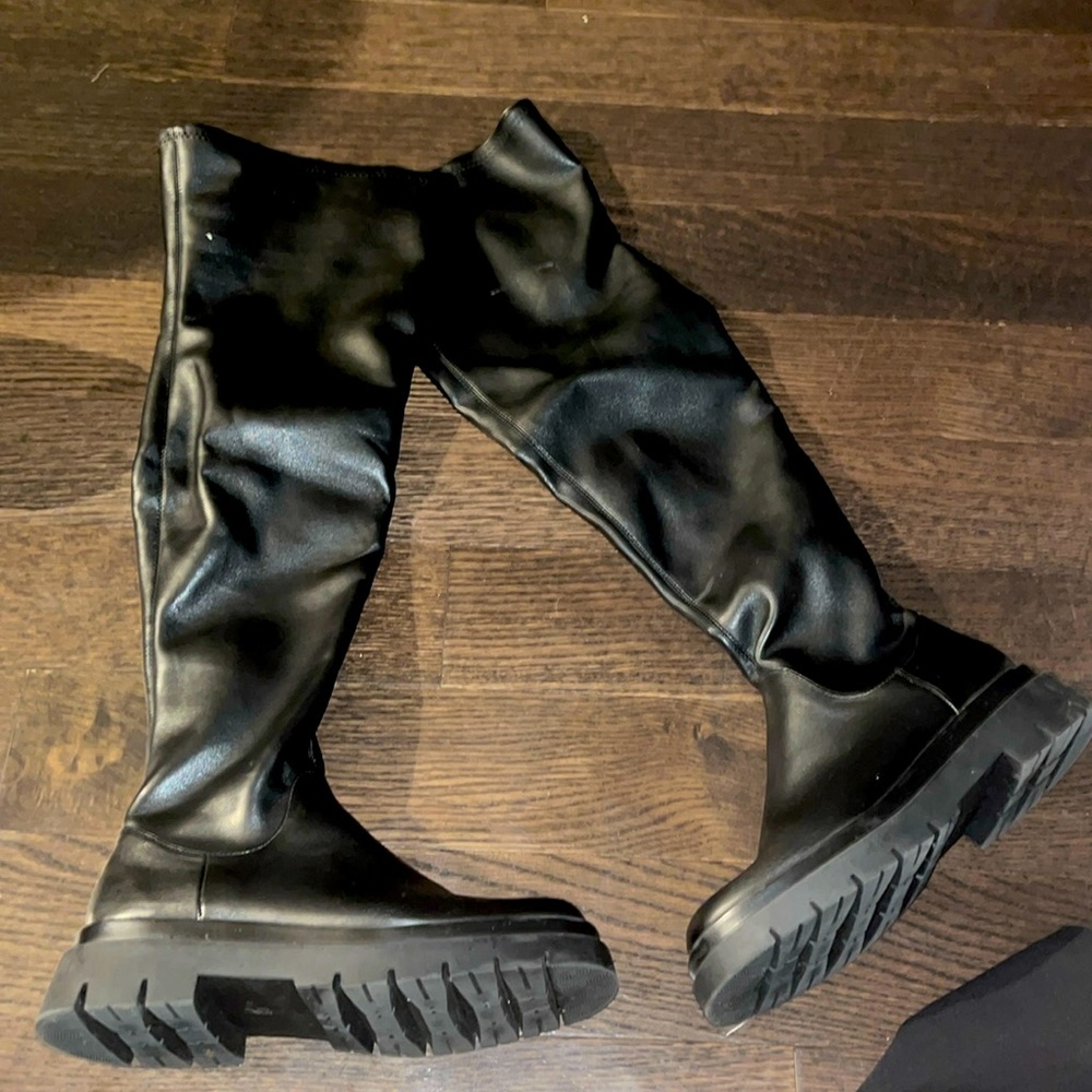 LIKE NEW ***Steve Madden knee high boot